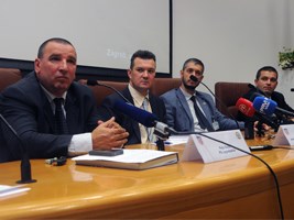 Slika FOTOGRAFIJE/KADIN 2/Mala - dobra 1.jpg